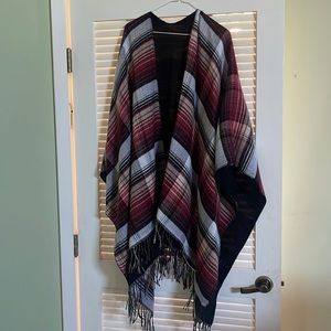 Layer up burgundy/black/white